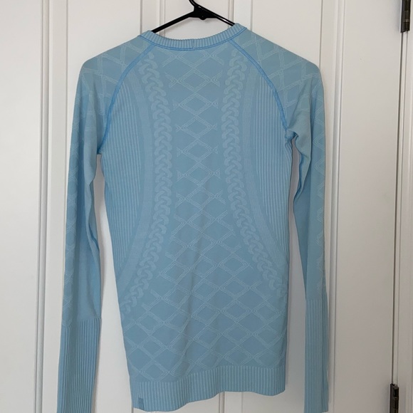 lululemon long sleeve size 2 - Picture 2 of 3